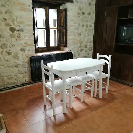 Algarabiastaying 2 Granja San Julian * Medina de Pomar