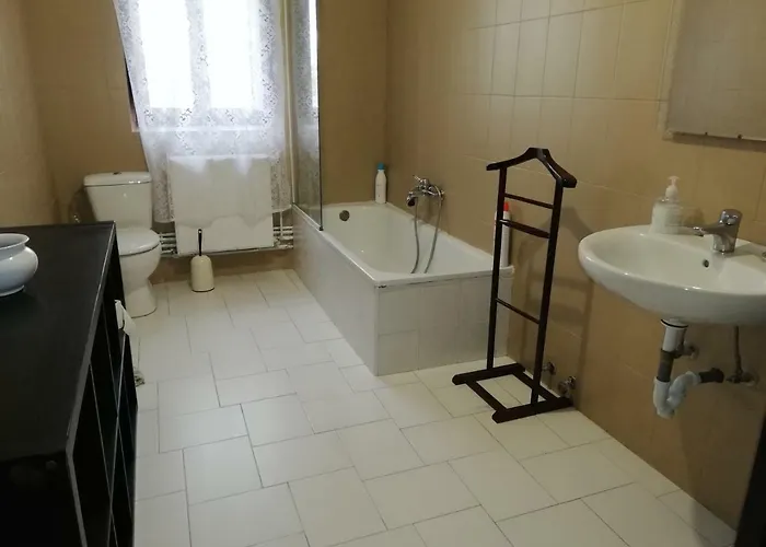 Algarabiastaying 2 Granja San Julian *